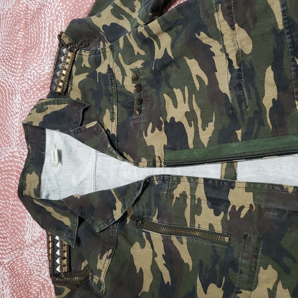 Jacket - Picture 6 of 6